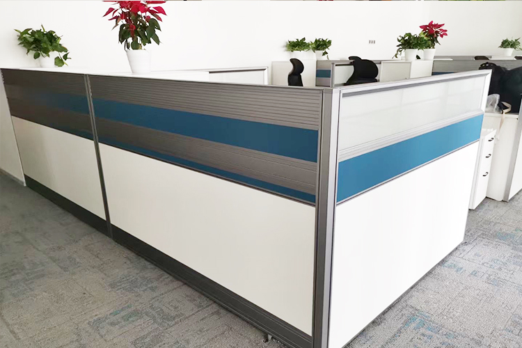 員工辦公桌屏風(fēng).jpg 員工辦公桌屏風(fēng).jpg