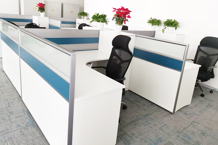 員工屏風(fēng)辦公桌前面.jpg 員工屏風(fēng)辦公桌前面.jpg